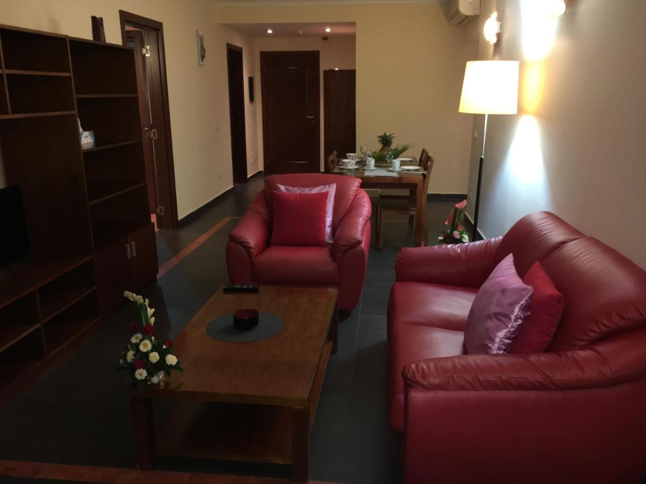 Djeug'Appart Hôtel Yaoundé Exterior foto